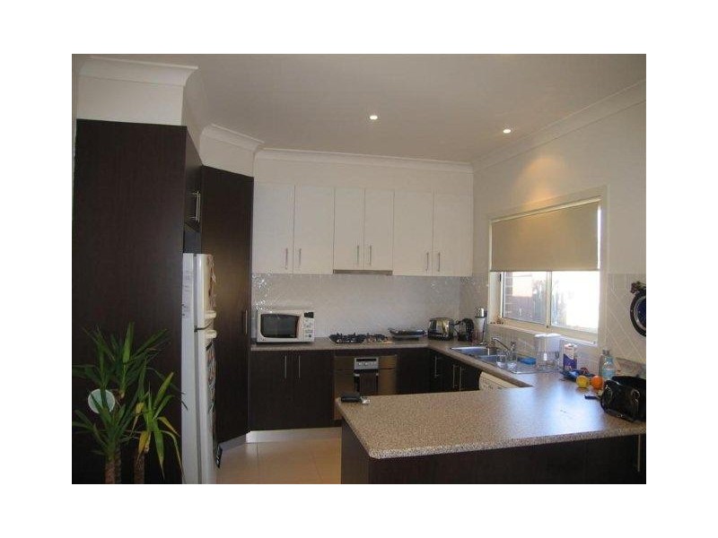 1/13 Shields Court, Sydenham VIC 3037