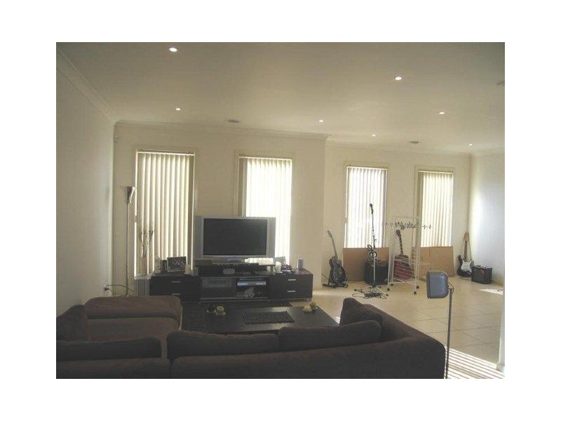 1/13 Shields Court, Sydenham VIC 3037