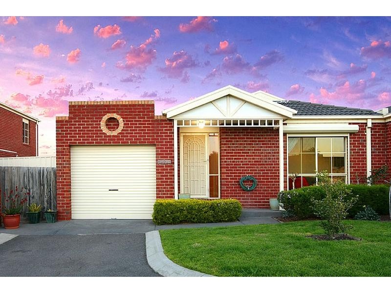 7 Village Avenue, Taylors Lakes VIC 3038