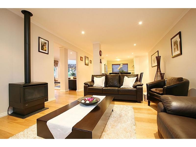 31 Wakelin Crescent, Taylors Lakes VIC 3038