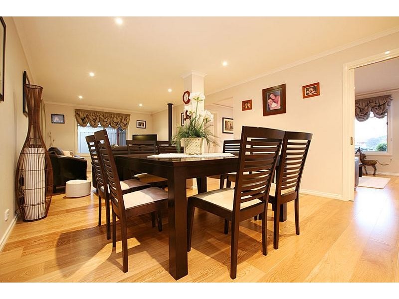 31 Wakelin Crescent, Taylors Lakes VIC 3038