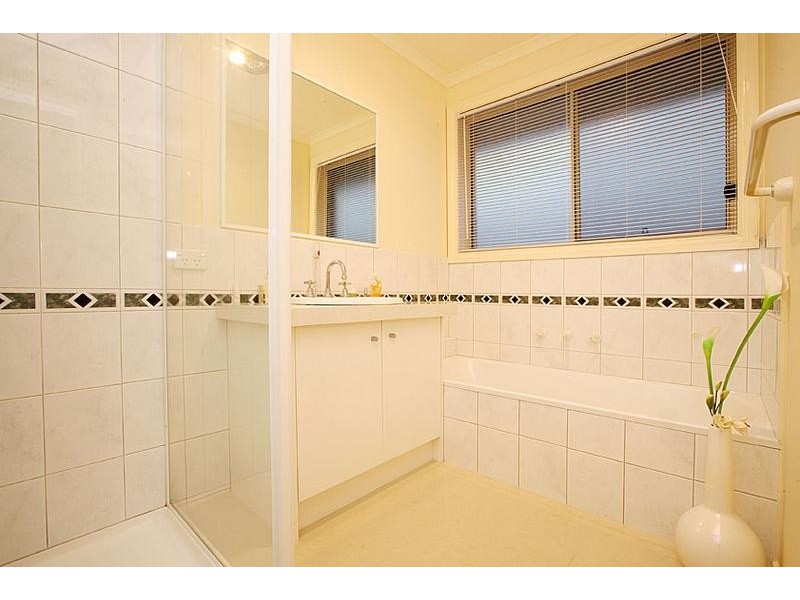 31 Wakelin Crescent, Taylors Lakes VIC 3038