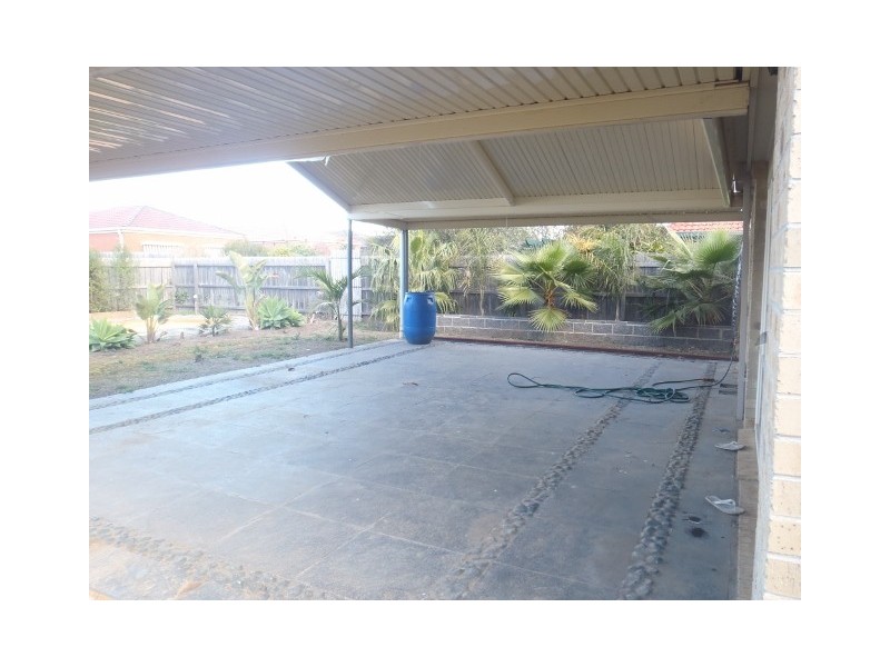 7 Enid Court, Hillside VIC 3037