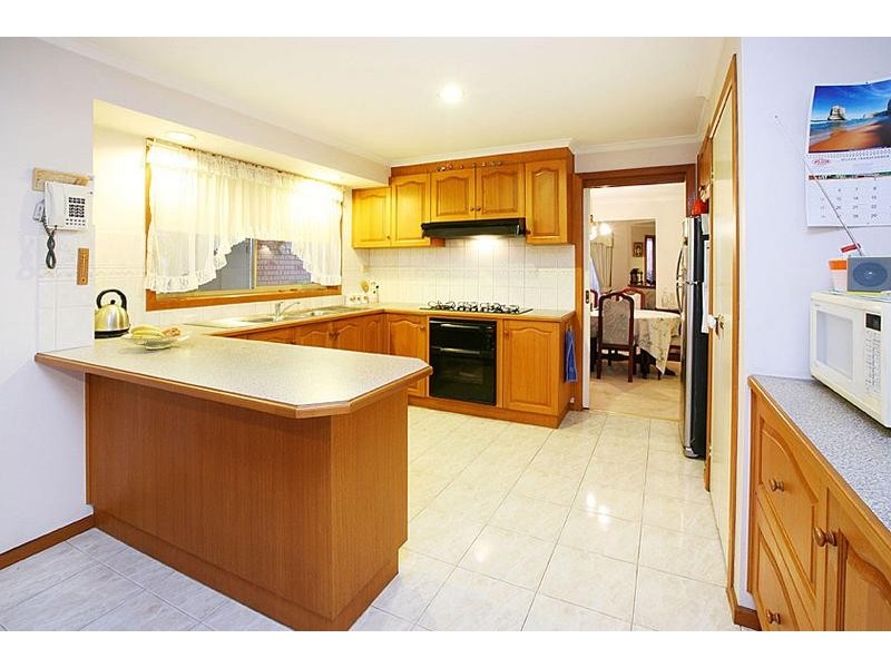 43 Delbridge Drive, Sydenham VIC 3037