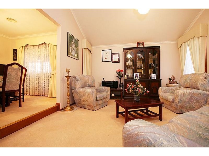 43 Delbridge Drive, Sydenham VIC 3037