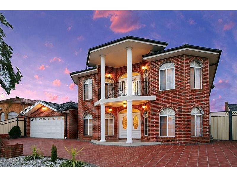 12 Tudor Rose Crescent, Sydenham VIC 3037