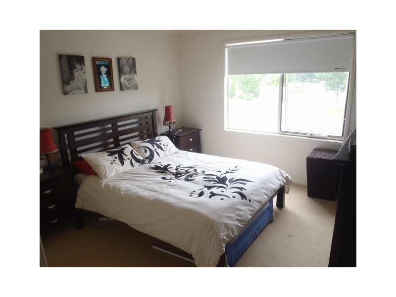 11 Wentworth Dve, Taylors Lakes VIC 3038