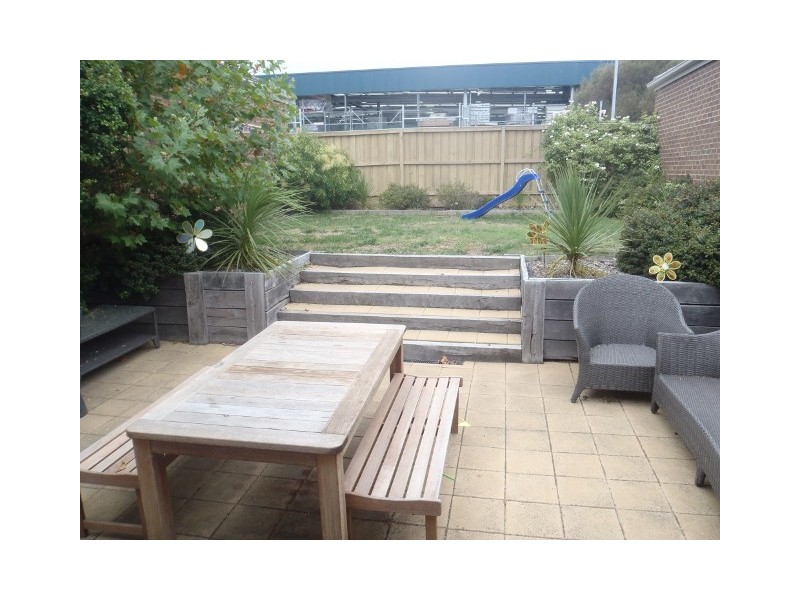 11 Wentworth Dve, Taylors Lakes VIC 3038