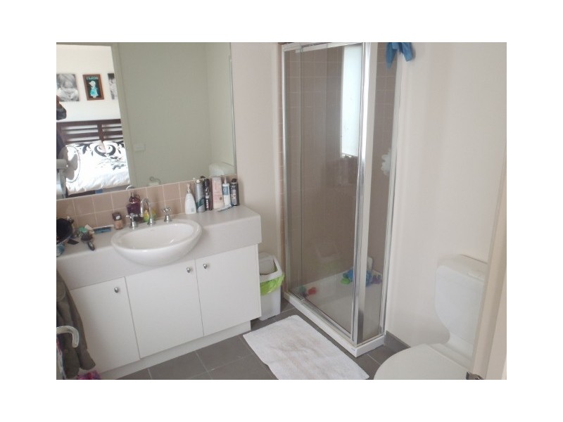 11 Wentworth Dve, Taylors Lakes VIC 3038