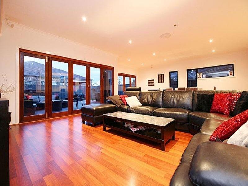 7 Tucker Place, Caroline Springs VIC 3023