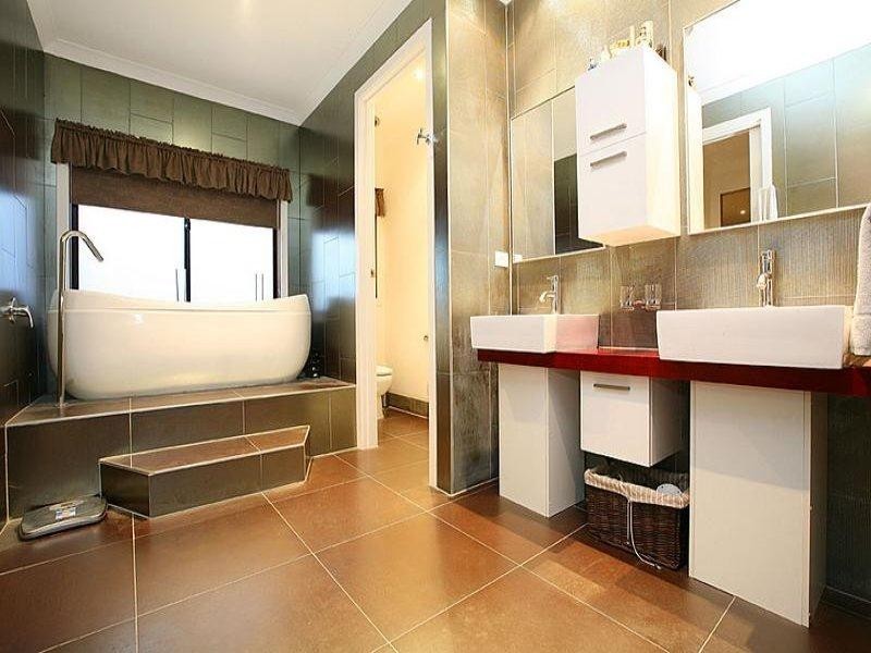 7 Tucker Place, Caroline Springs VIC 3023