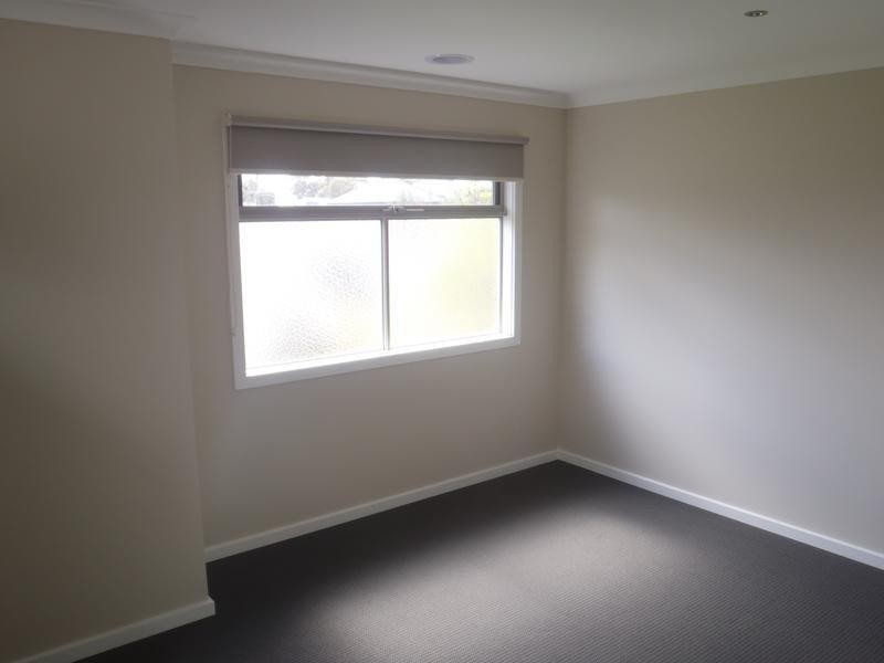 3/18 Viola Avenue, Brooklyn VIC 3012