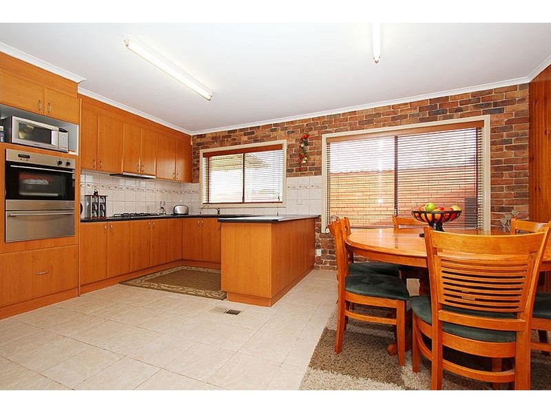 99 Gillespie Road, Kings Park VIC 3021