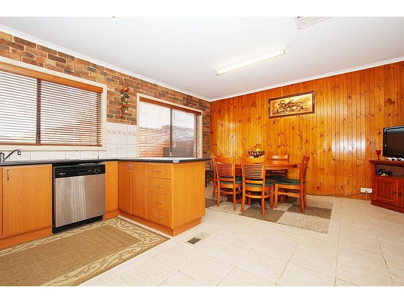 99 Gillespie Road, Kings Park VIC 3021