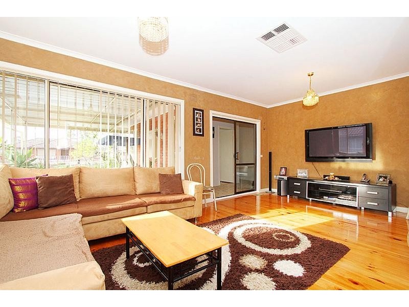 99 Gillespie Road, Kings Park VIC 3021