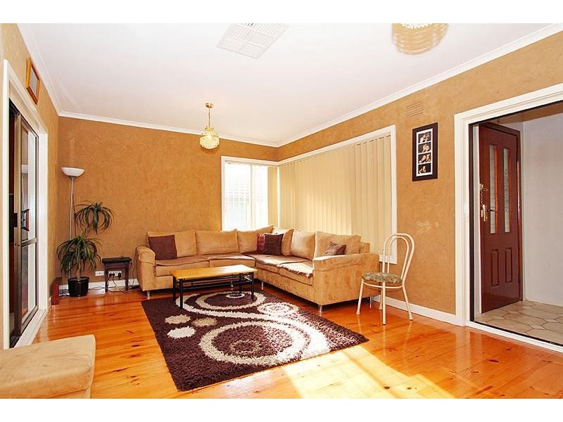 99 Gillespie Road, Kings Park VIC 3021