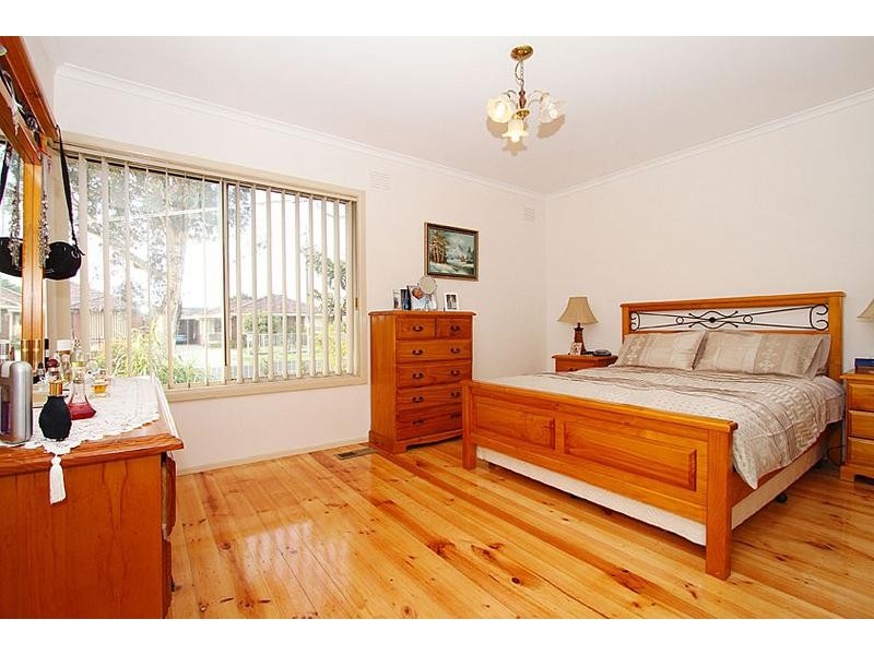 99 Gillespie Road, Kings Park VIC 3021