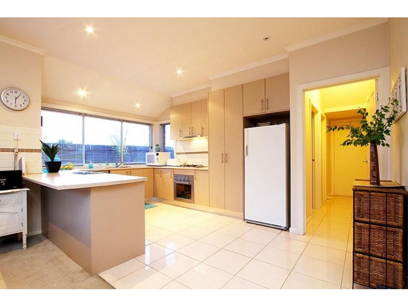 4/1a Thorogood Court, Taylors Lakes VIC 3038