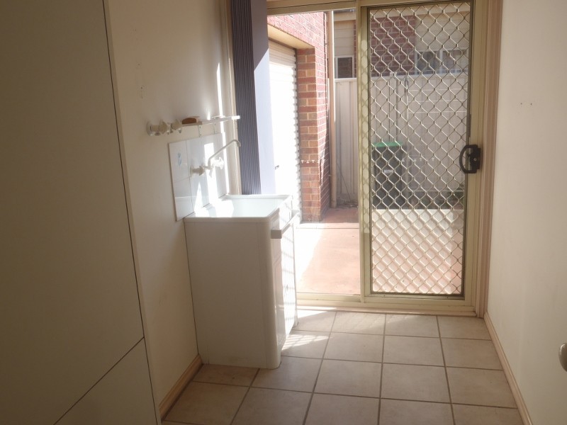 12 Castlemaine Way, Caroline Springs VIC 3023