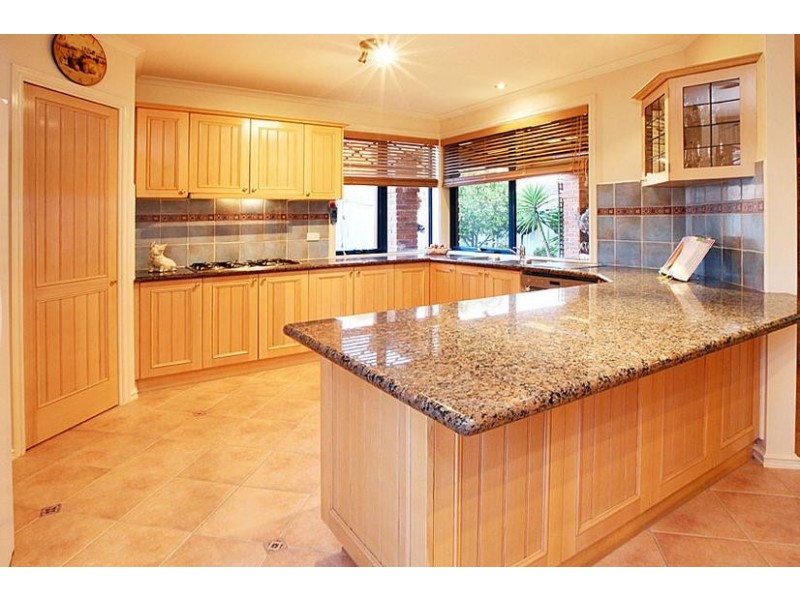 12 Stirling Court, Hillside VIC 3037