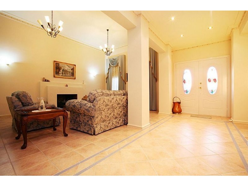 12 Stirling Court, Hillside VIC 3037