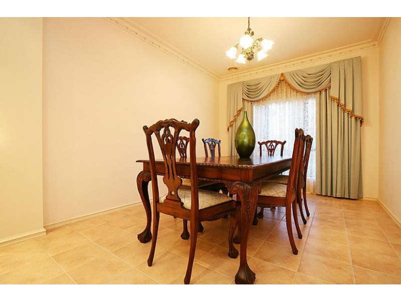 12 Stirling Court, Hillside VIC 3037