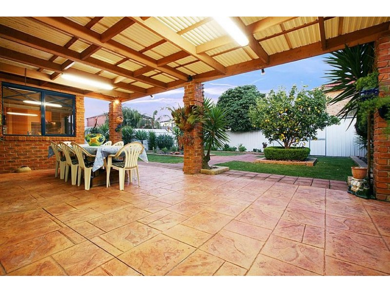 12 Stirling Court, Hillside VIC 3037