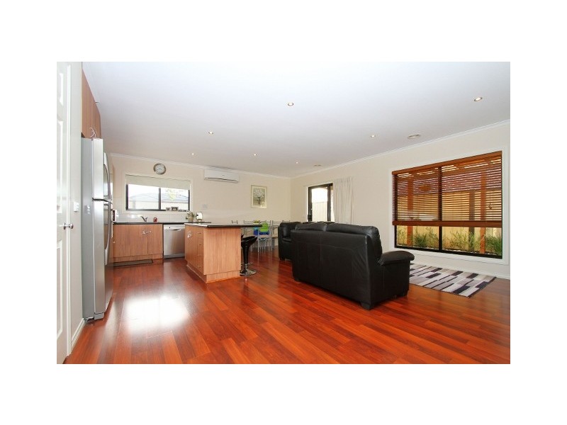 12 Lyons Avenue, Burnside Heights VIC 3023