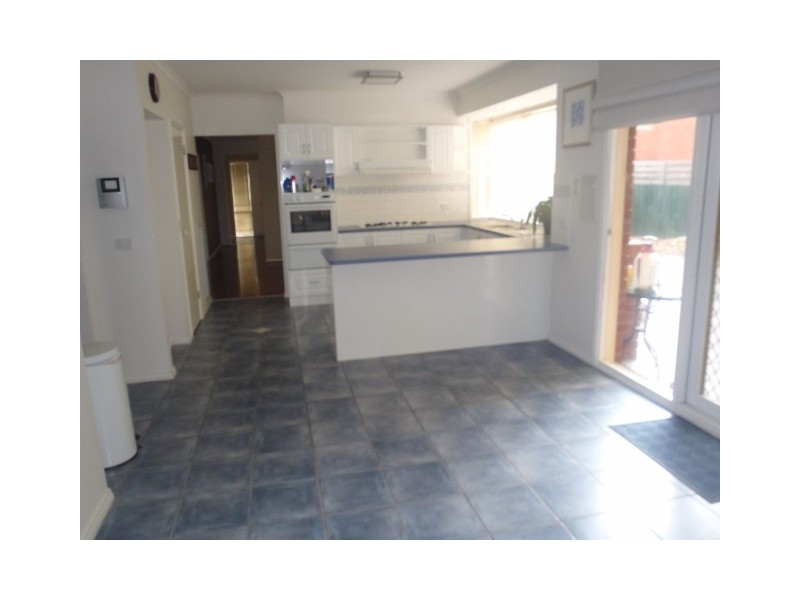 13 Rowell Place, Taylors Lakes VIC 3038