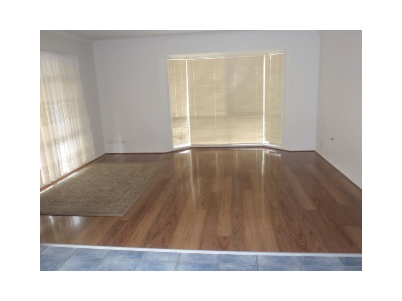 13 Rowell Place, Taylors Lakes VIC 3038