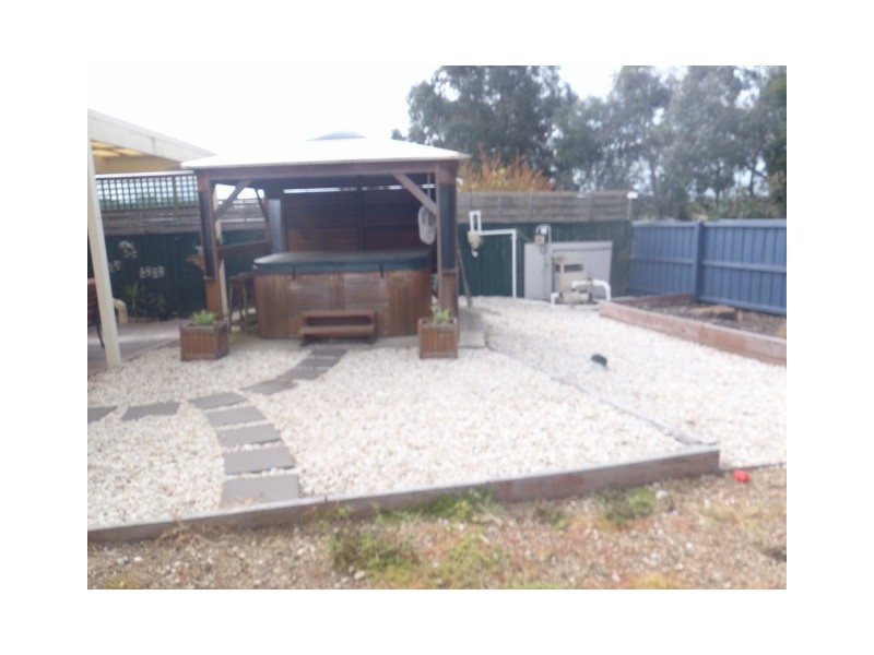 13 Rowell Place, Taylors Lakes VIC 3038