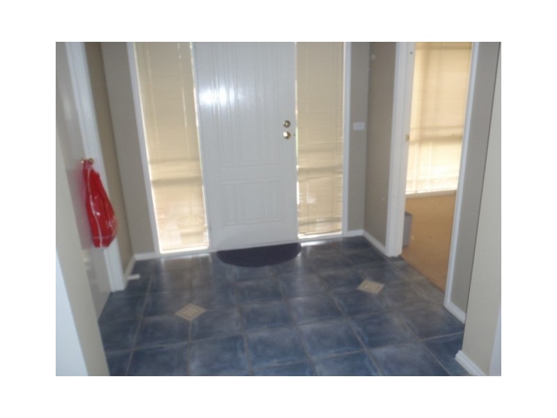 13 Rowell Place, Taylors Lakes VIC 3038