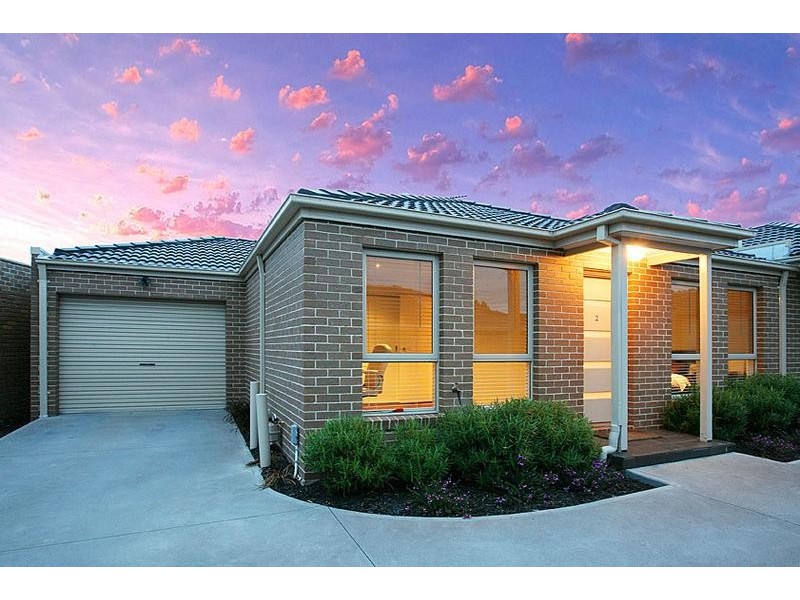 2/8 Buckingham Street, Sydenham VIC 3037