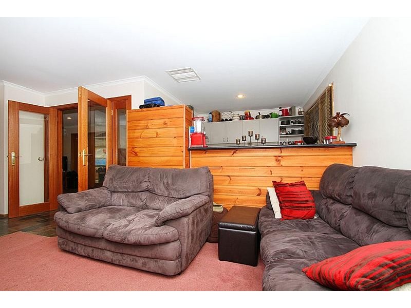 18 Buckingham Street, Sydenham VIC 3037