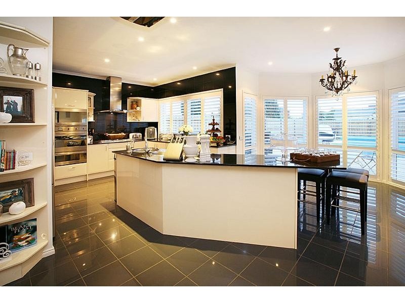 69 McCubbin Drive, Taylors Lakes VIC 3038