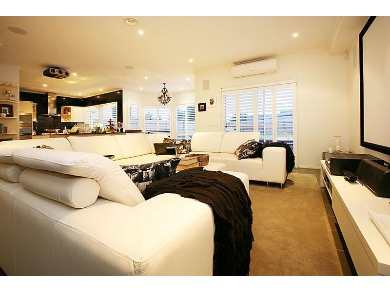 69 McCubbin Drive, Taylors Lakes VIC 3038