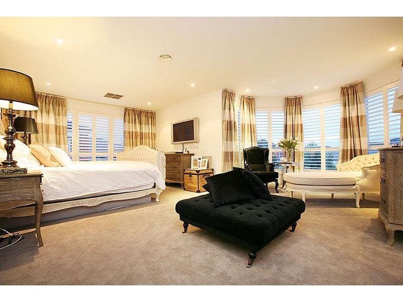 69 McCubbin Drive, Taylors Lakes VIC 3038