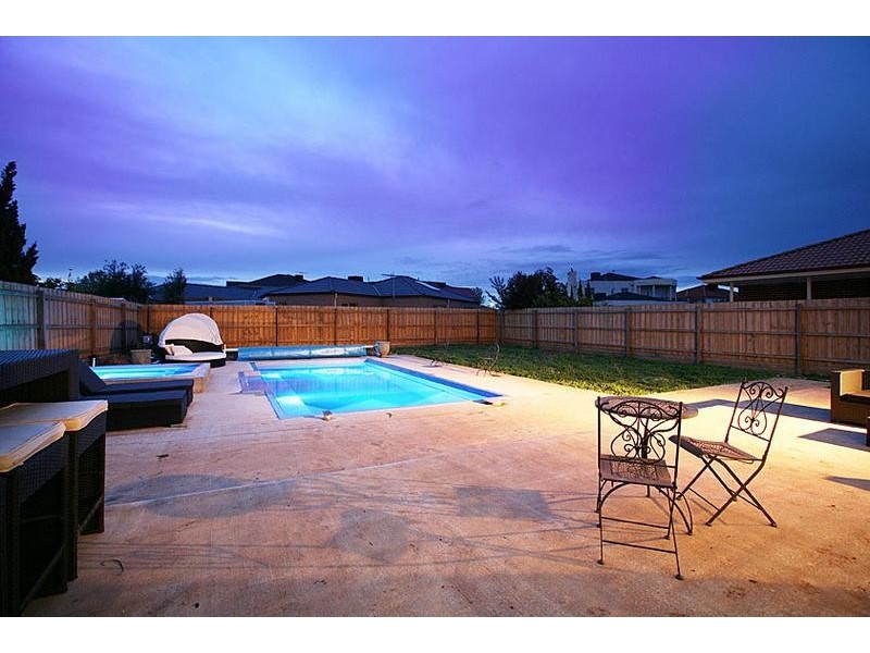 69 McCubbin Drive, Taylors Lakes VIC 3038