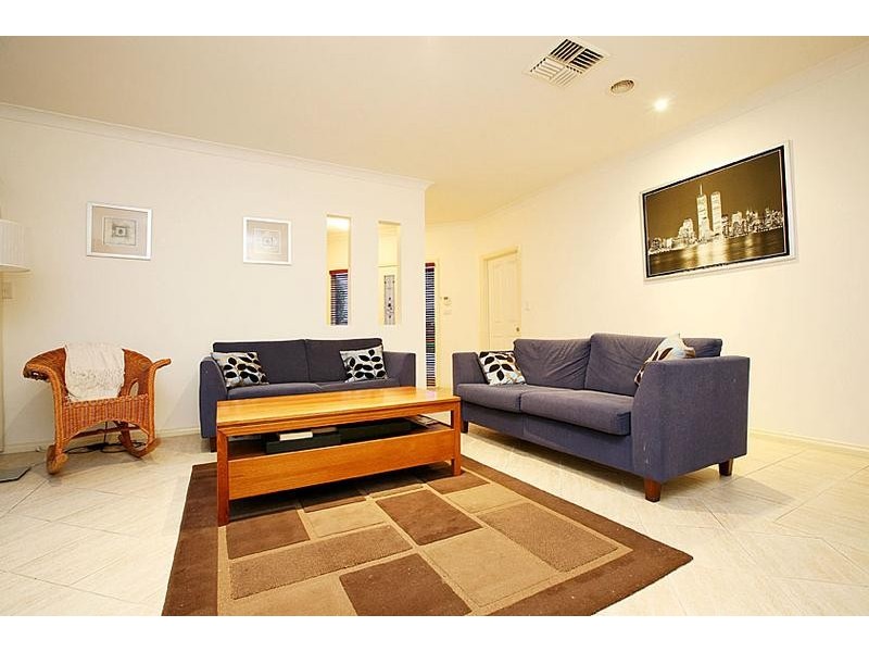 4 Renae Way, Sydenham VIC 3037