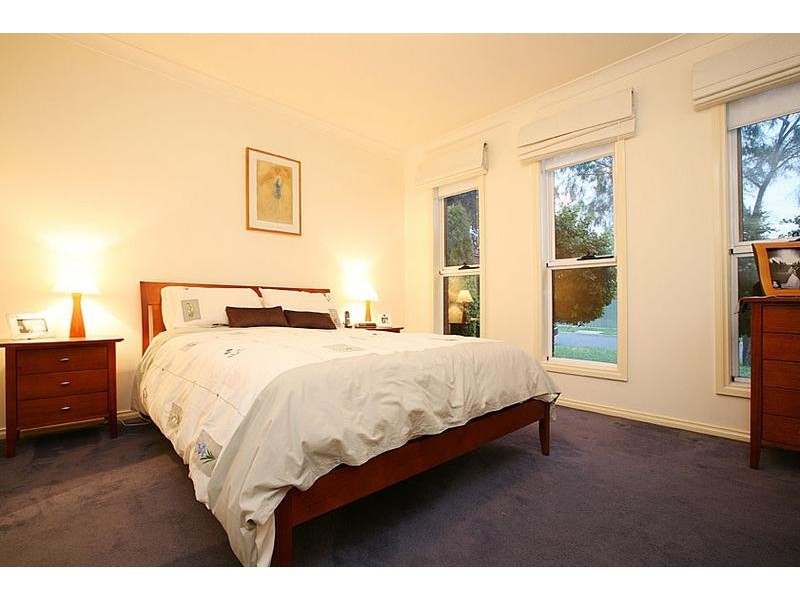 4 Renae Way, Sydenham VIC 3037