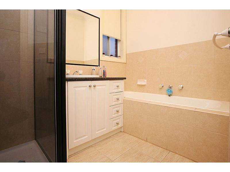 4 Renae Way, Sydenham VIC 3037