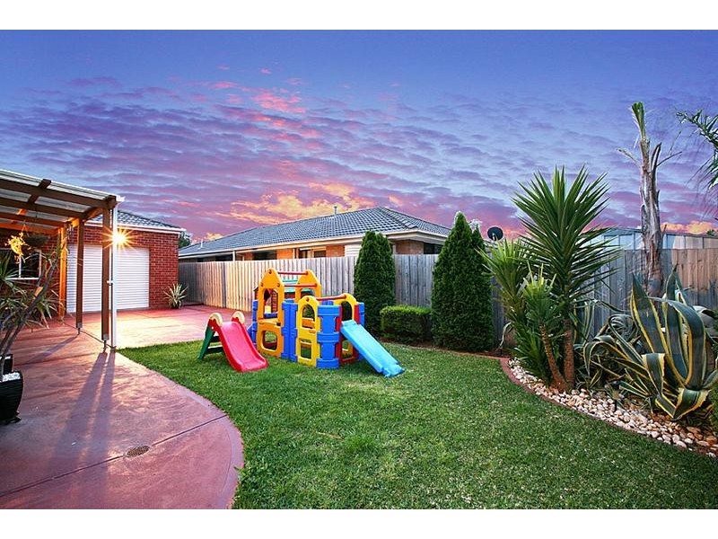 4 Renae Way, Sydenham VIC 3037