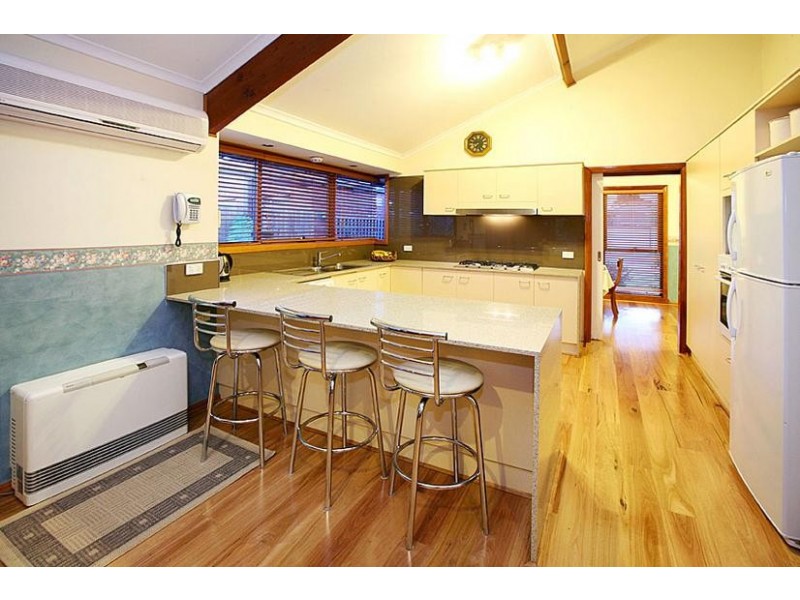 2 Rhode Island Court, Taylors Lakes VIC 3038