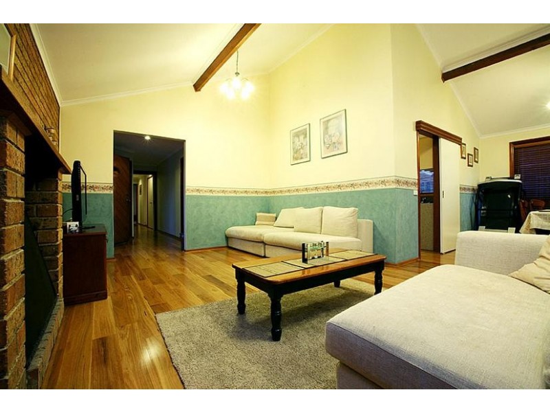 2 Rhode Island Court, Taylors Lakes VIC 3038