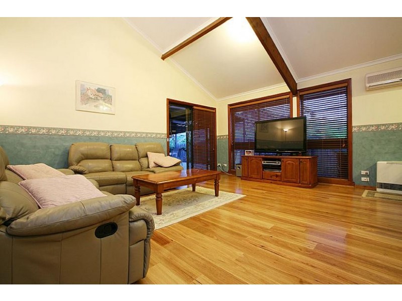 2 Rhode Island Court, Taylors Lakes VIC 3038