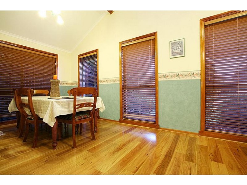 2 Rhode Island Court, Taylors Lakes VIC 3038