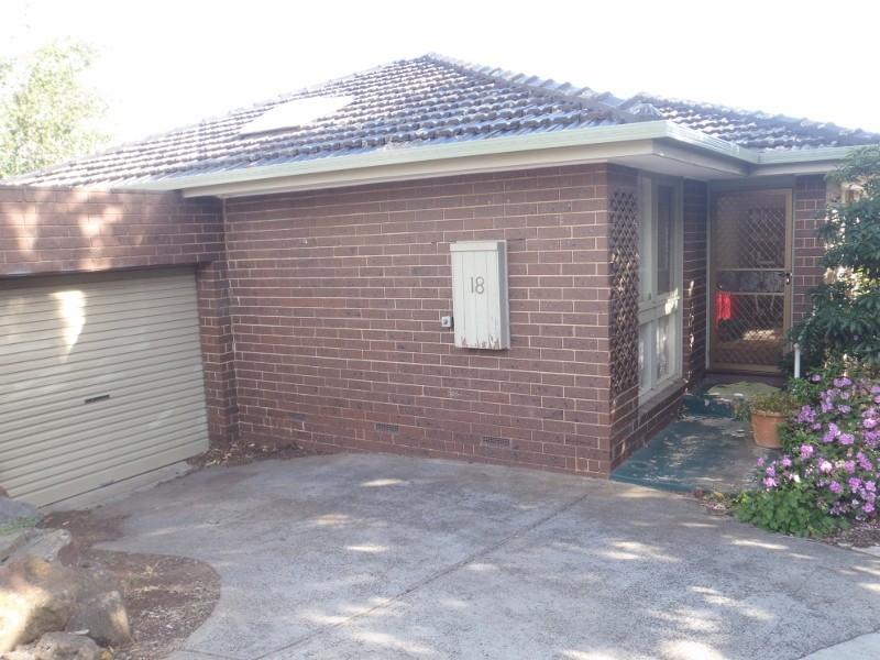 8 Bedingham Drive, Hillside VIC 3037