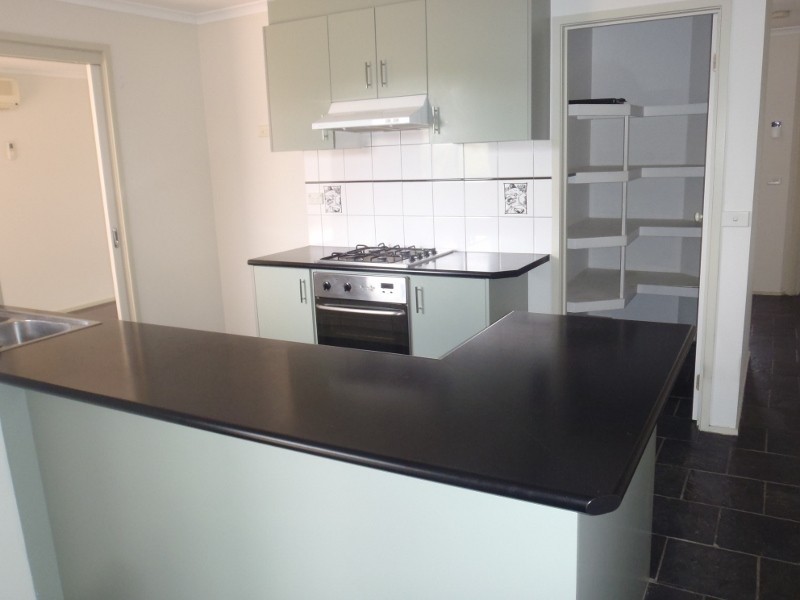 8 Bedingham Drive, Hillside VIC 3037