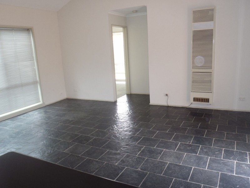 8 Bedingham Drive, Hillside VIC 3037