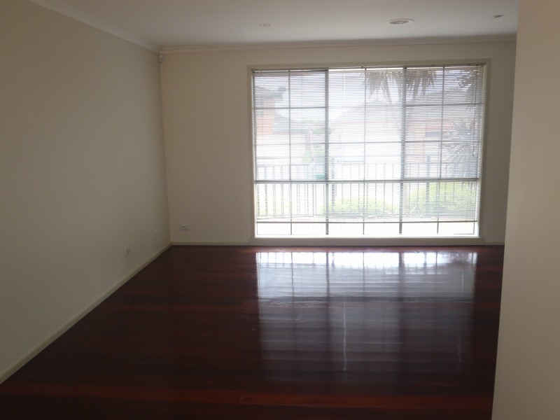 8 Bedingham Drive, Hillside VIC 3037